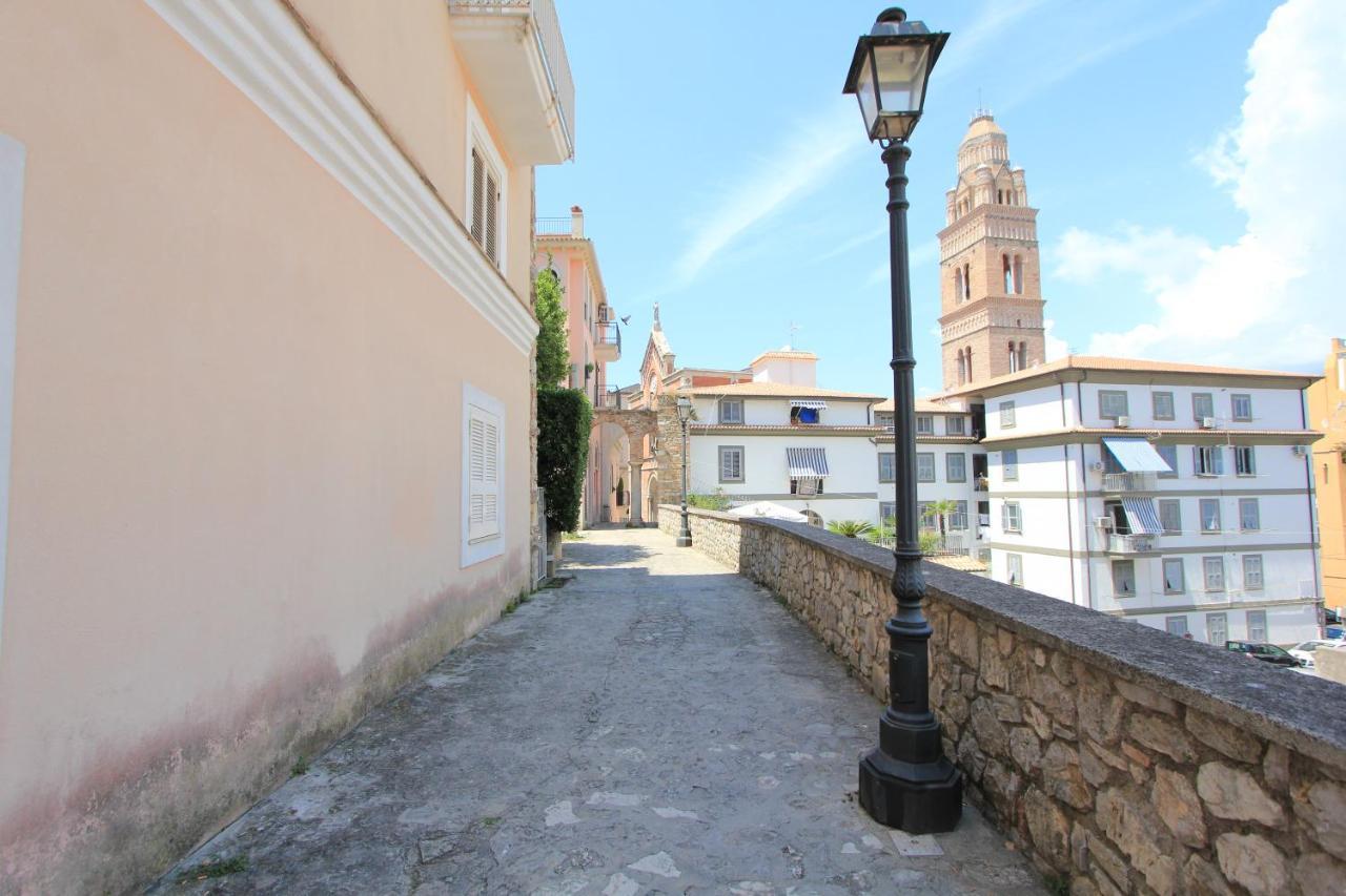 Sapore Di Mare Al Duomo Ξενοδοχείο Γκαέτα Εξωτερικό φωτογραφία
