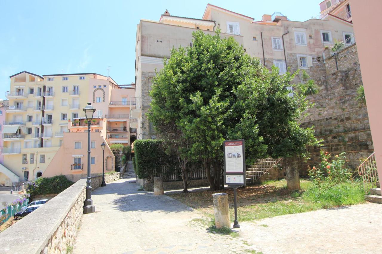 Sapore Di Mare Al Duomo Ξενοδοχείο Γκαέτα Εξωτερικό φωτογραφία